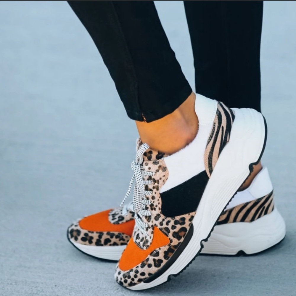 White Raven Willow SPICE LEOPARD RUNNING SNEAKER